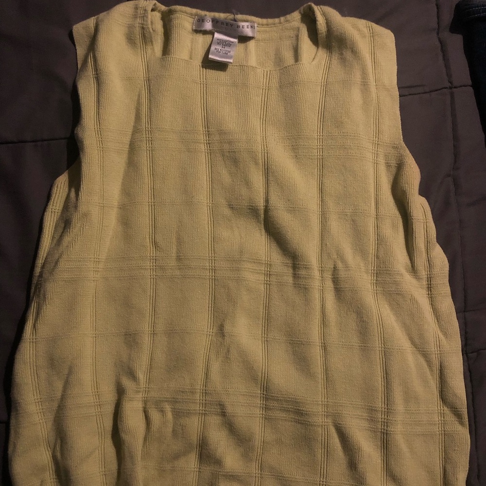 green knitted type tank
